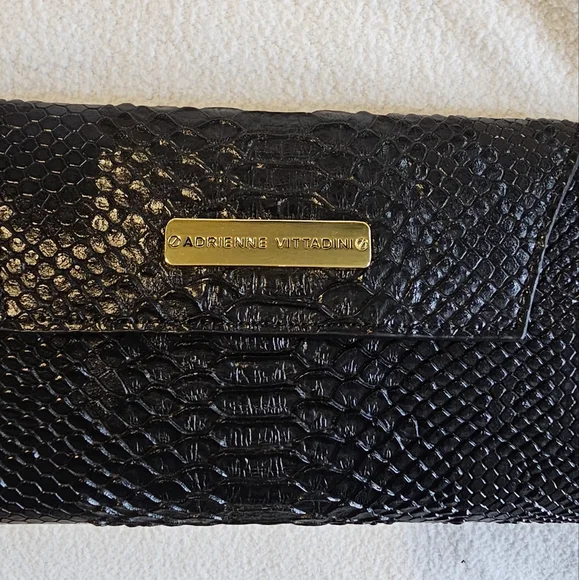 Hard case Clutch/crossbody hand bag. Stylish great for a date dinner or brunch! - Picture 2 of 5